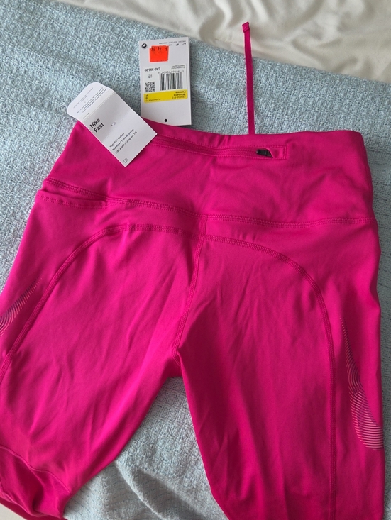 Nike Pants - Nike Girls Capri Leggings in Bright Pink